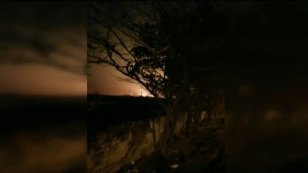  Video: Momento en que un avi&oacute;n Boeing 737 se estrella en Ir&aacute;n con mas de 170 personas abordo 