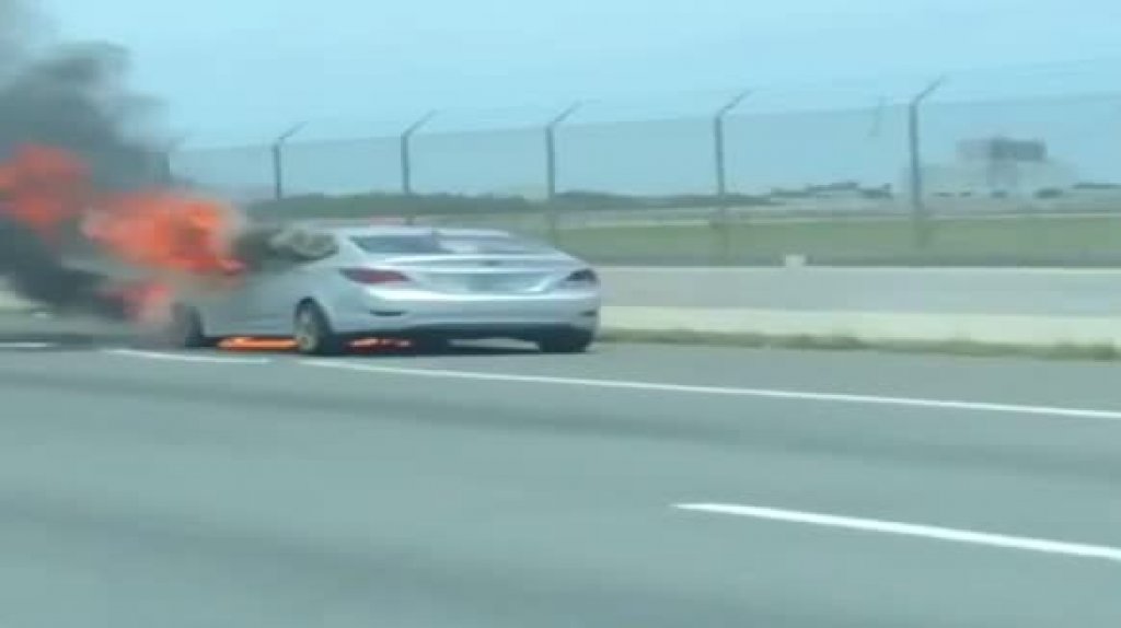  Video del auto incendiado en la Baldorioty de Castro 