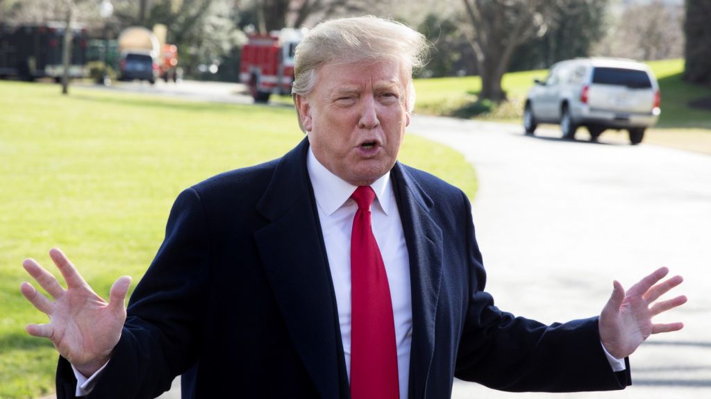  Trump cumple su amenaza y ordena suspender toda la ayuda a Centroam&eacute;rica 