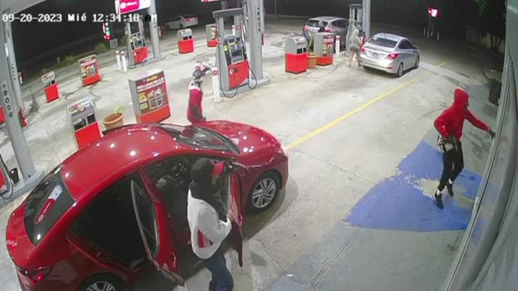  Video: Momento en que &ldquo;Gatilleros&rdquo; intentan asaltar gasolinera en Dorado 