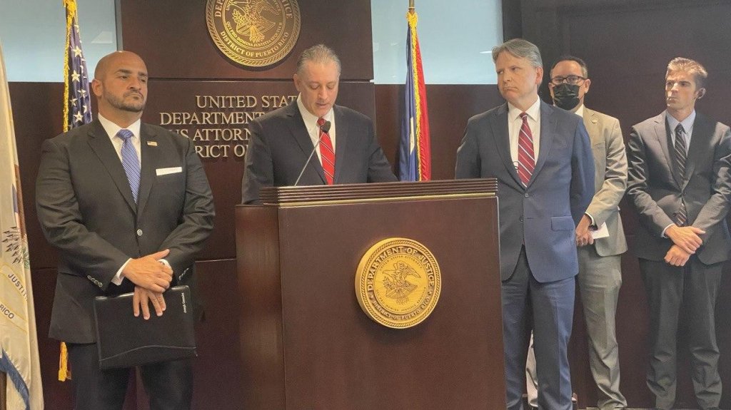  Wanda V&aacute;zquez es arrestada por federales por esquema de soborno junto al banquero Julio Mart&iacute;n Herrera Velutini y el exagente del FBI, Mark Rossini 