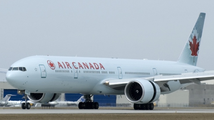 DesvÃ­an aviÃ³n en EU.UU., pasajero intentÃ³ abrir puerta en pleno vuelo