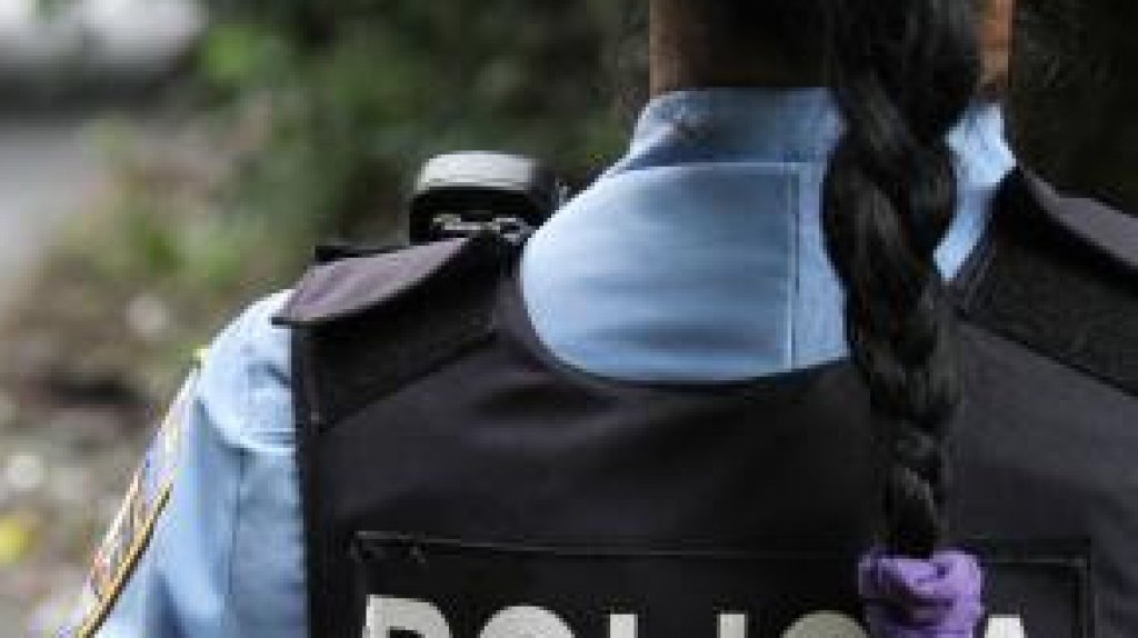  Arrestan en Hato Rey a mujer que le dio en la cara y cort&oacute; con una botella a su esposo 