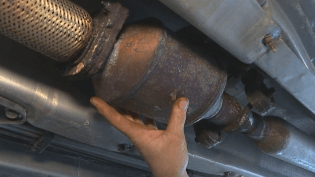  Ola de robos de catal&iacute;ticos afecta a residentes en Levittown y Bayam&oacute;n 