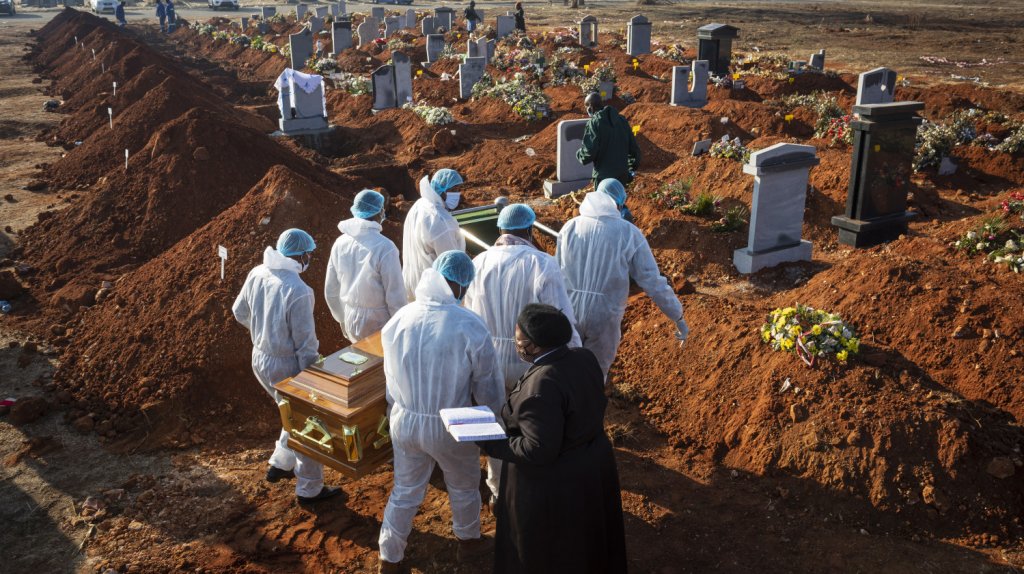  El n&uacute;mero de muertos por coronavirus supera ya los 700.000 