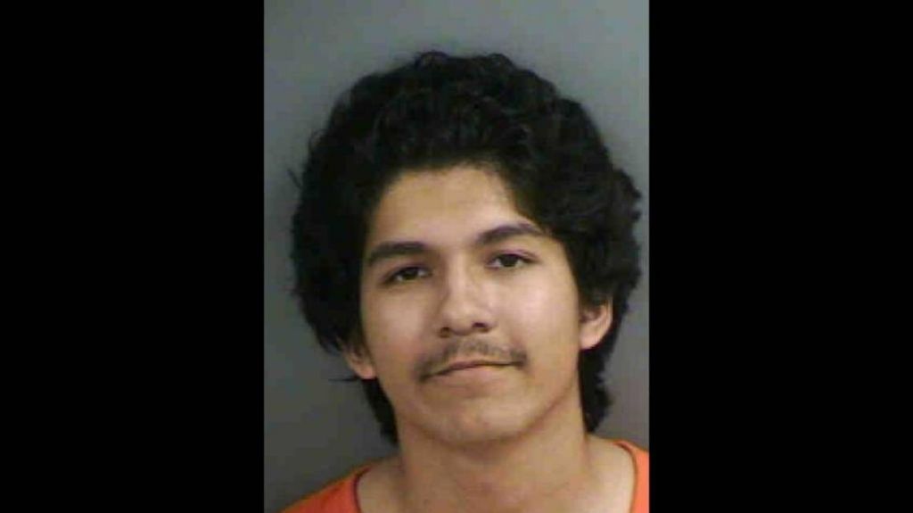  Arrestan a joven hispano de Florida por llevar cuchillo a la escuela y tener dibujos perturbadores 