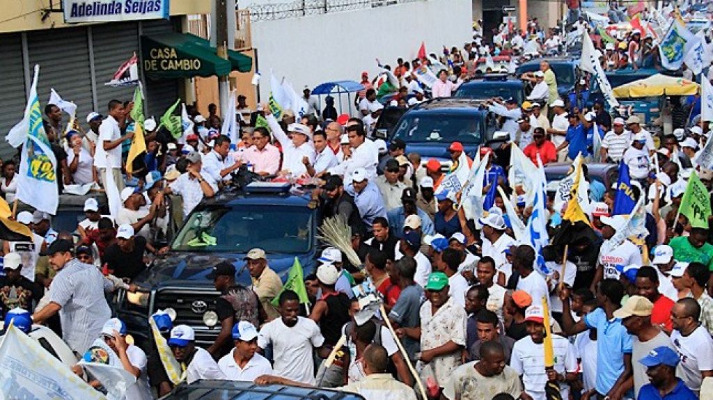 Al menos 38 políticos y funcionarios resultaron infectados por la enfermedad desde que fue detectada en el país, la que también impactó a médicos y enfermeras 