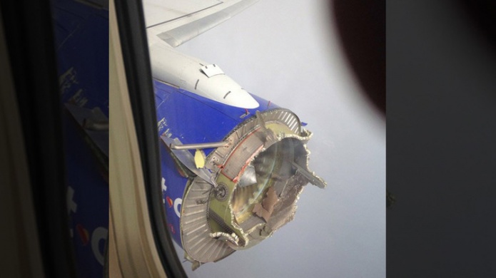 "Gritos y llantos a bordo": Un Boeing pierde parte del motor tras una explosiÃ³n en pleno vuelo