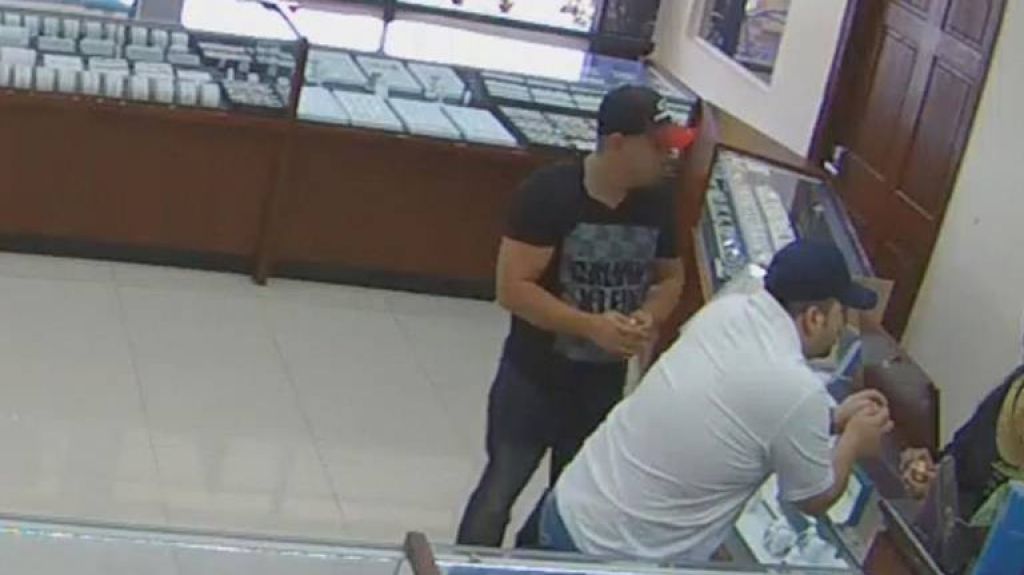  Video: &iquest;Es tan f&aacute;cil robar dos Rolex de $6,000 cada uno? 