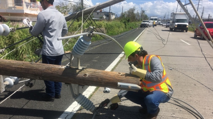 Senadores demÃ³cratas piden a Trump ley de Guerra FrÃ­a para Puerto Rico por MarÃ­a