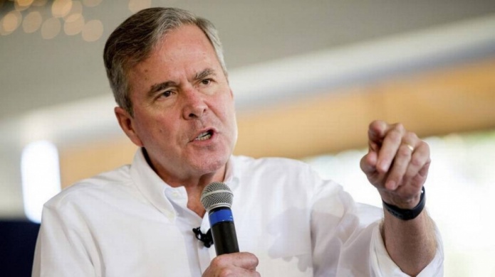 Jeb Bush califica de "extenuante" el primer semestre de Trump en el poder