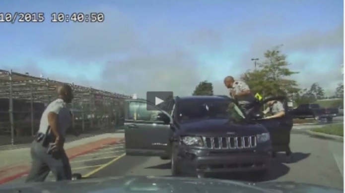 Publican video de mujer que provoco persecuciÃ³n luego de robar en Walmart de Carolina del Sur
