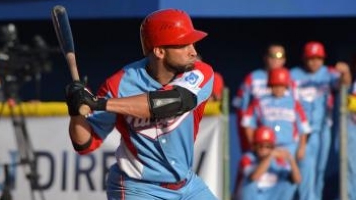 A los Mulos lanzador Luis Atilano