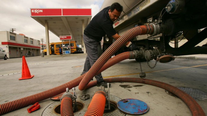 Las ganancias de Exxon y Chevron se desploman mÃ¡s del 50%