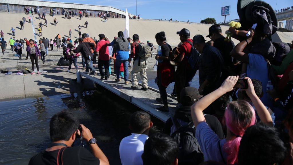  M&eacute;xico tiene "bien ubicados" a 5.500 migrantes en Tijuana 