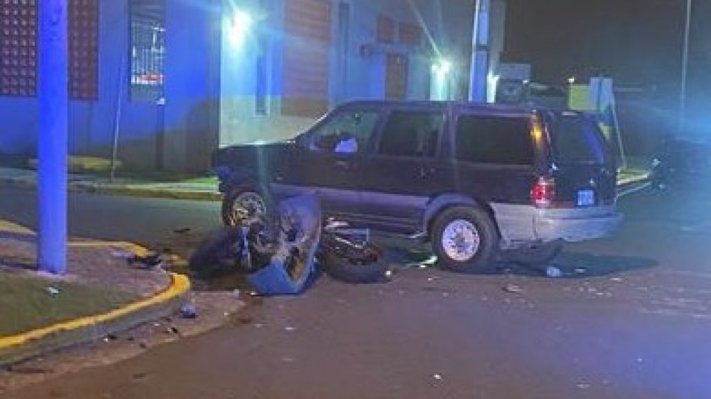  Accidente de auto de car&aacute;cter grave con motora en Cata&ntilde;o 
