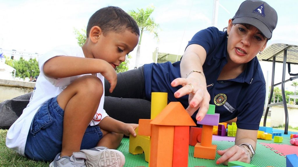  Solicitan a la gobernadora a otorgar incentivo de 200 d&oacute;lares para padres que deben llevar a sus hijos a un cuido de menores durante el verano 