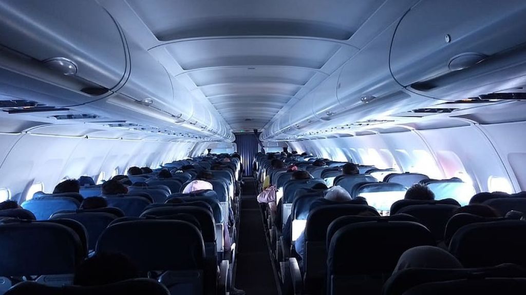  Hospitalizados con COVID-19 dos pasajeros que tomaron medicamentos para ocultar fiebre 