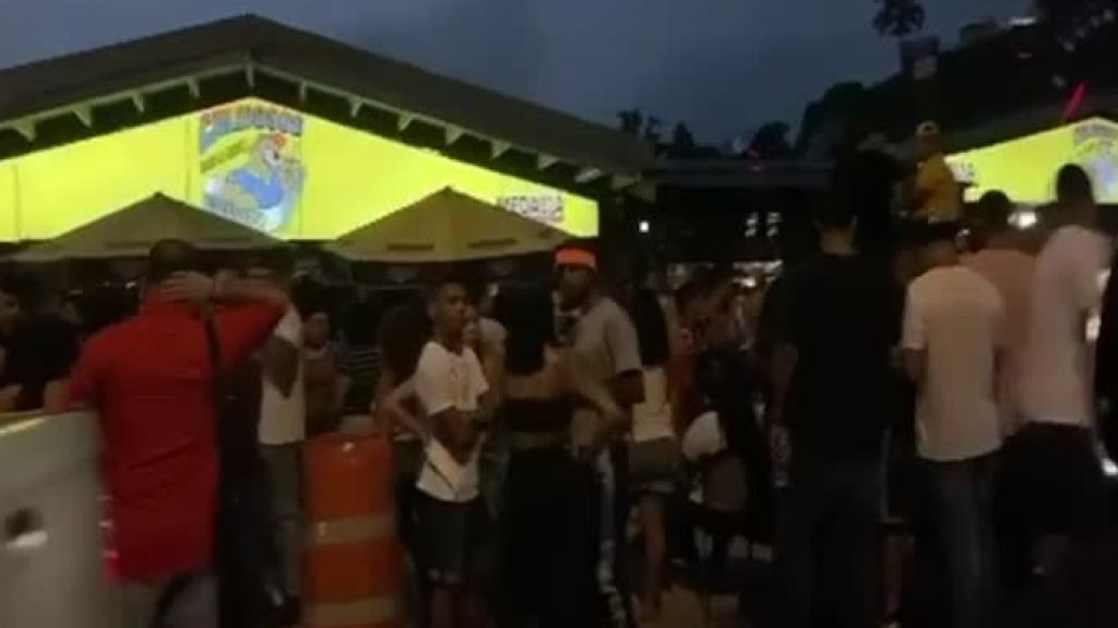  Video muestra como el &ldquo;chinchorreo&rdquo; en Naranjito dej&oacute; el covid-19 atr&aacute;s 