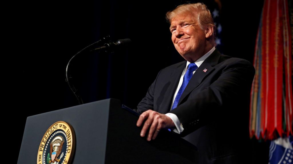  Gobernador de Puerto Rico pide reunirse con Trump tras retiro de ayuda nutricional 