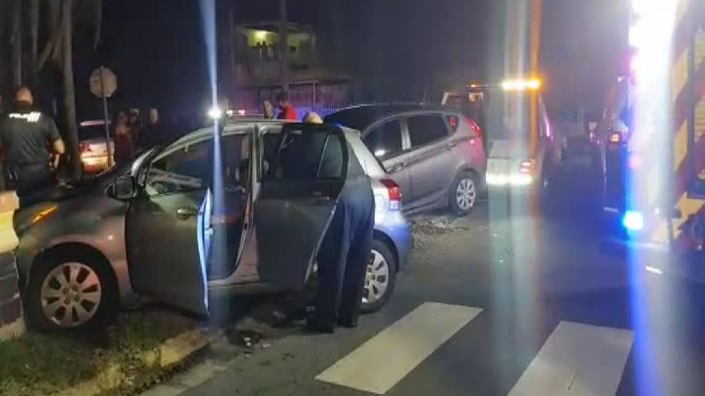  Video: Accidente de auto en Carolina deja dos personas de edad avanzada heridos 