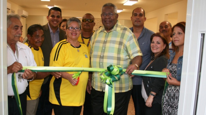 Alcalde de Humacao Reinaugura Centro Comunal de Candelero Arriba 
