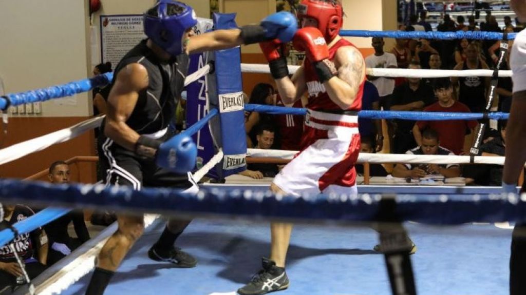  Seis confinados de "Atletas de Alto Rendimiento" participaron por primera vez de una cartelera de boxeo 