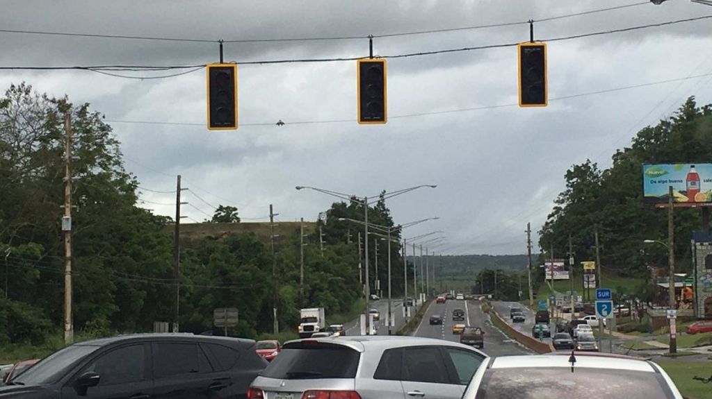  Urgente un plan de trabajo para energizar los sem&aacute;foros en la isla 