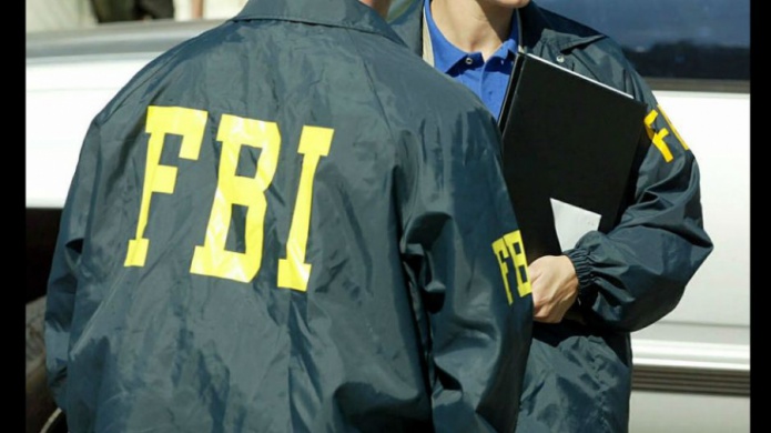 Hieren a un agente del FBI en un tiroteo en Texas