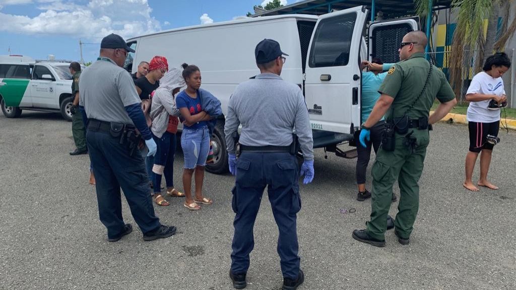  Patrulla Fronteriza rescata 2 dominicanos heridos en acantilado costero 