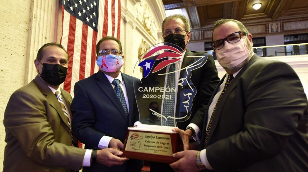  Senado reconoce a los Criollos de Caguas tras coronarse campeones del torneo invernal 