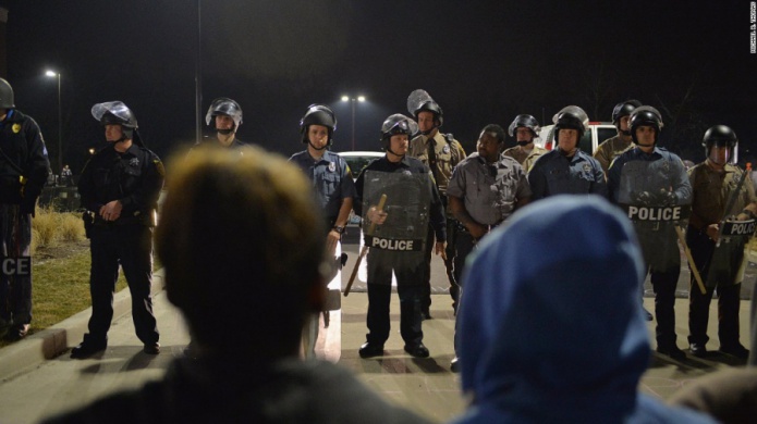 Disparan contra dos policÃ­as en Ferguson