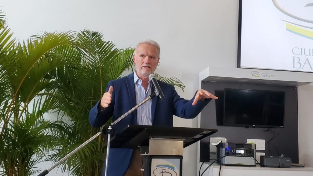  Bayam&oacute;n entregar&aacute; bater&iacute;as port&aacute;tiles de recarga solar a encamados y personas que utilizan equipo el&eacute;ctrico de asistencia m&eacute;dica 