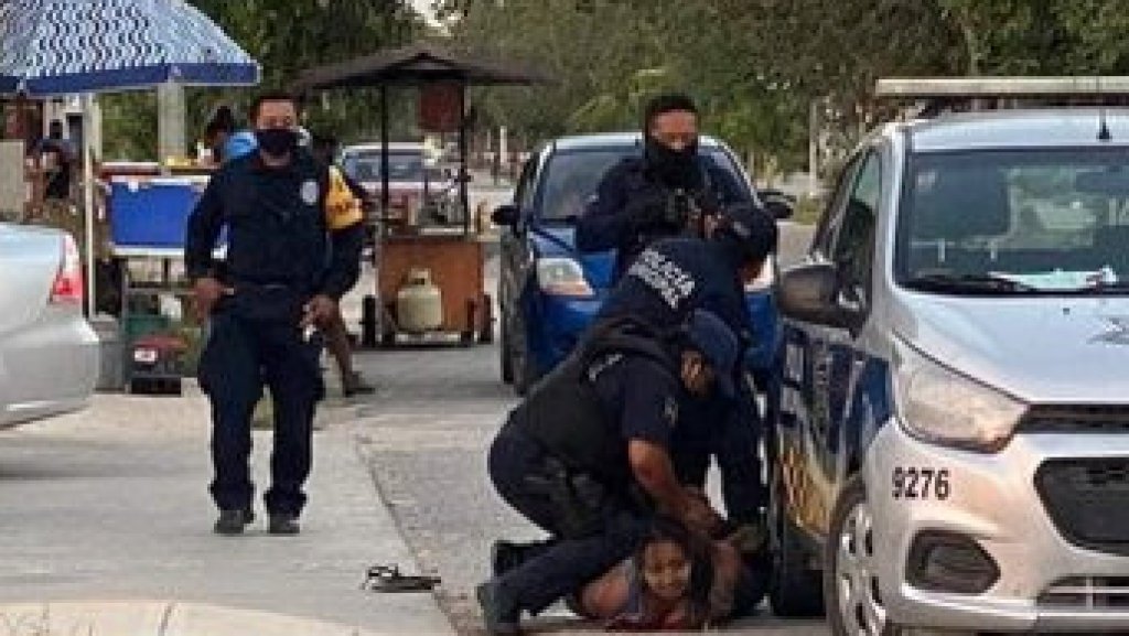  Se repite la historia, muere mujer mientras era arrestada por polic&iacute;as en M&eacute;xico 