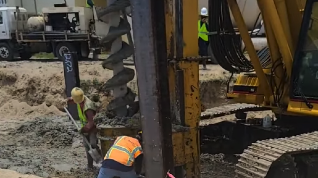  Dueños del condominio Sol y Playa en Rincón detienen trabajos de reconstrucción 