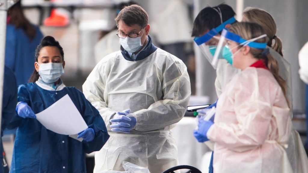  El miedo reina en el personal m&eacute;dico: "Estoy segura de que voy a contagiarme" 