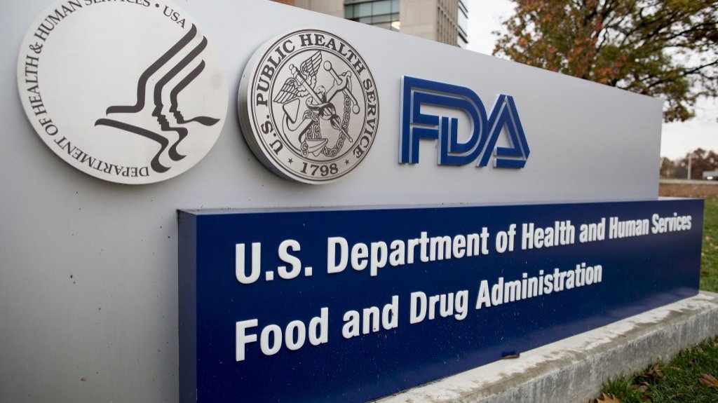  La FDA autoriza las vacunas contra el COVID-19 de Moderna y Pfizer-BioNTech para niños de hasta 6 meses de edad 