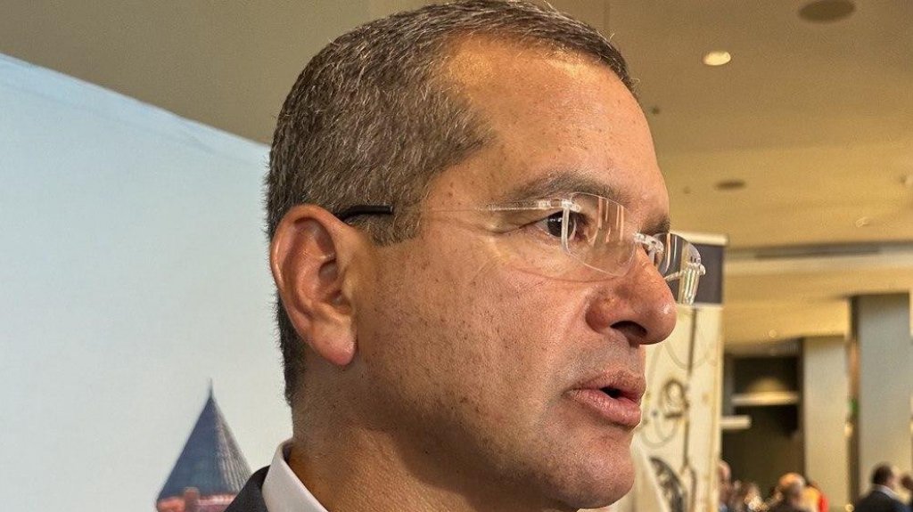  Gobernador le dice a comerciantes que están a destiempo con los cálculos de aumento en el costo de energía eléctrica 