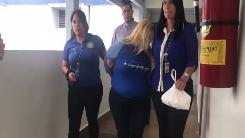  Justicia dice que &ldquo;no radicar&aacute;n cargos hoy&rdquo; contra la mujer grabada agrediendo a su nieto en Bayam&oacute;n 