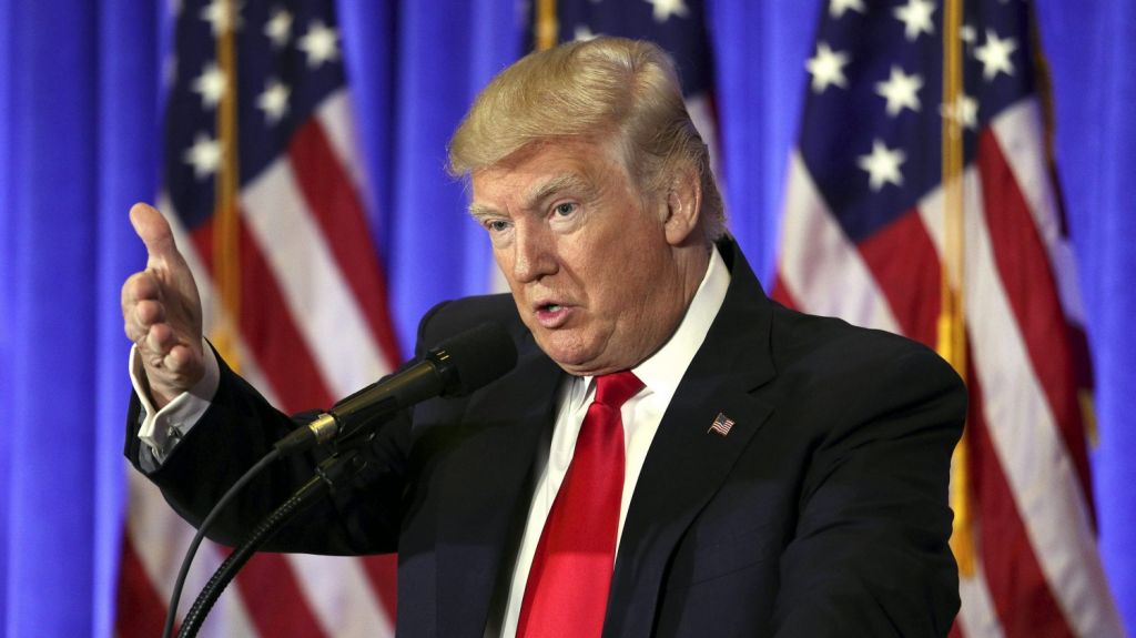  Trump recalca que hay "m&aacute;s tropas en camino" para defender "sagrada frontera" 