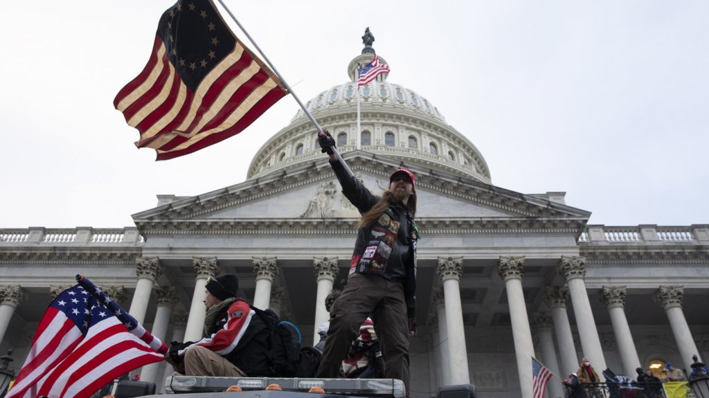 Una mujer se convierte en primera persona sentenciada por asalto al Capitolo 