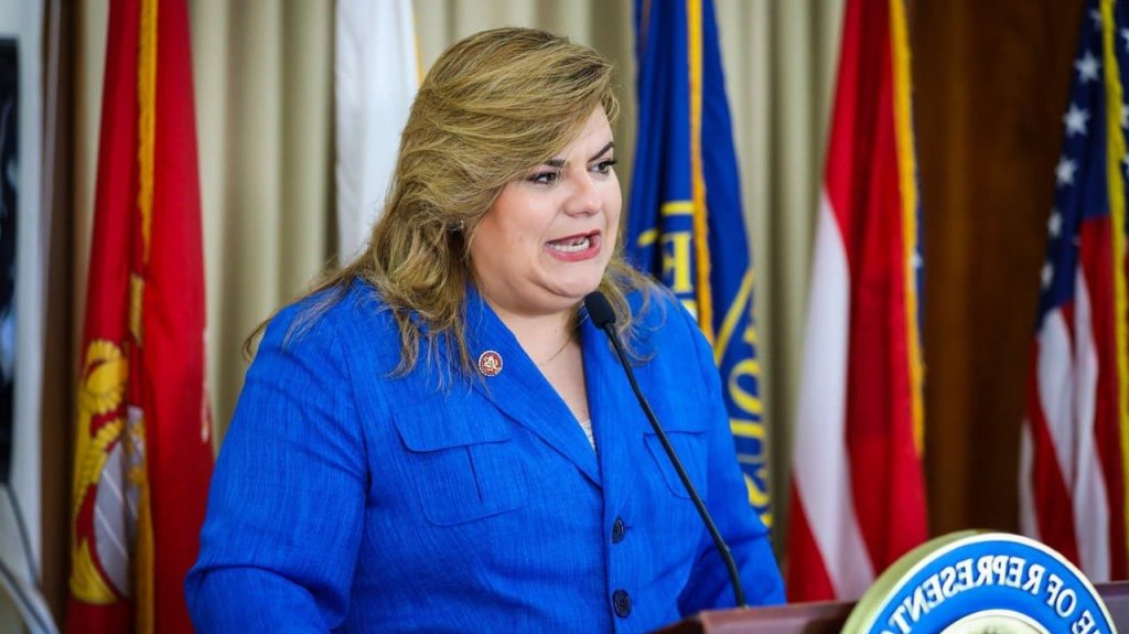  Comisionada residente anuncia que el Congreso celebrar&aacute; este mes dos vistas sobre la recuperaci&oacute;n tras Mar&iacute;a, la ley Promesa y el sistema el&eacute;ctrico de la isla 