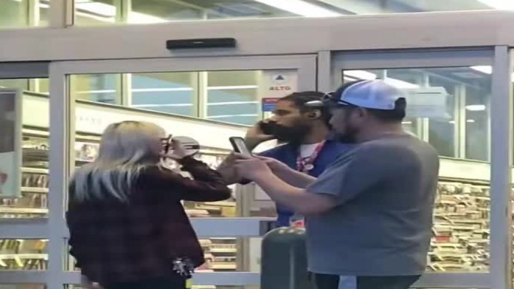  En Estados Unidos un grupo de “Chamaquitos” entraron y robaron en una farmacia Walgreens 