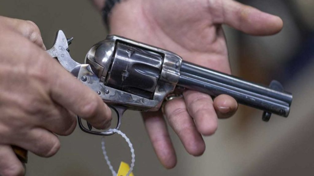  &ldquo;Arma fr&iacute;a&ldquo;, la se&ntilde;al que le dieron a Baldwinpara usar pistola que mat&oacute; a Halyna Hutchins 