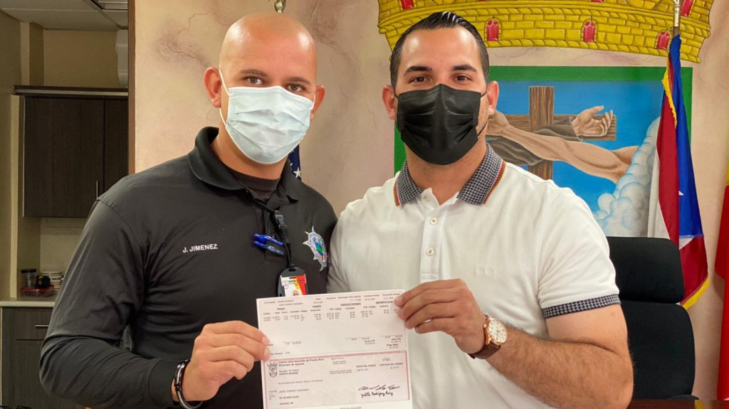  Aguada entrega incentivo de tres mil d&oacute;lares a empleados que dan frente a la pandemia 