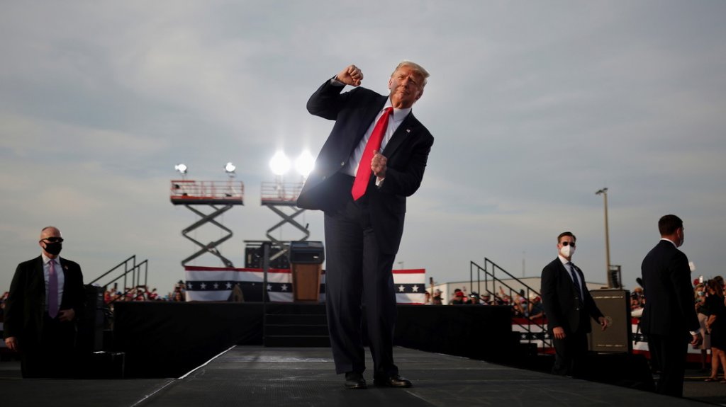  VIDEO: Trump vuelve a bailar al ritmo de &ldquo;YMCA&ldquo; durante un mitin en Florida 