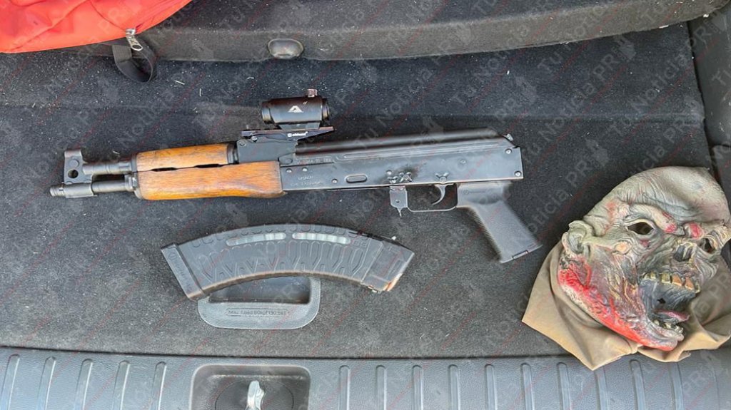  Polic&iacute;a de Carolina encuentra un rifle con &ldquo;mira&rdquo; dentro de un carro robado 