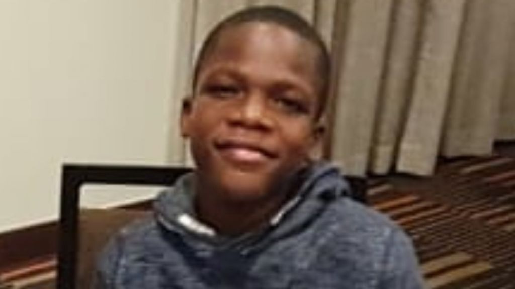  Padre entrega menor dominicano reportado desaparecido 