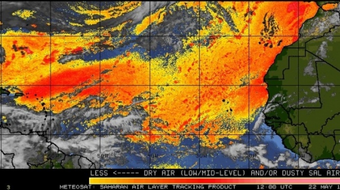 Llega otra zona densa de polvo del Sahara