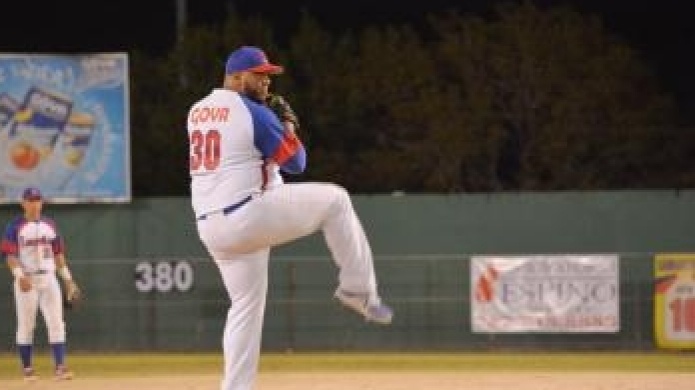 Tiburones y Samaritanos dominan jornada en la Doble A